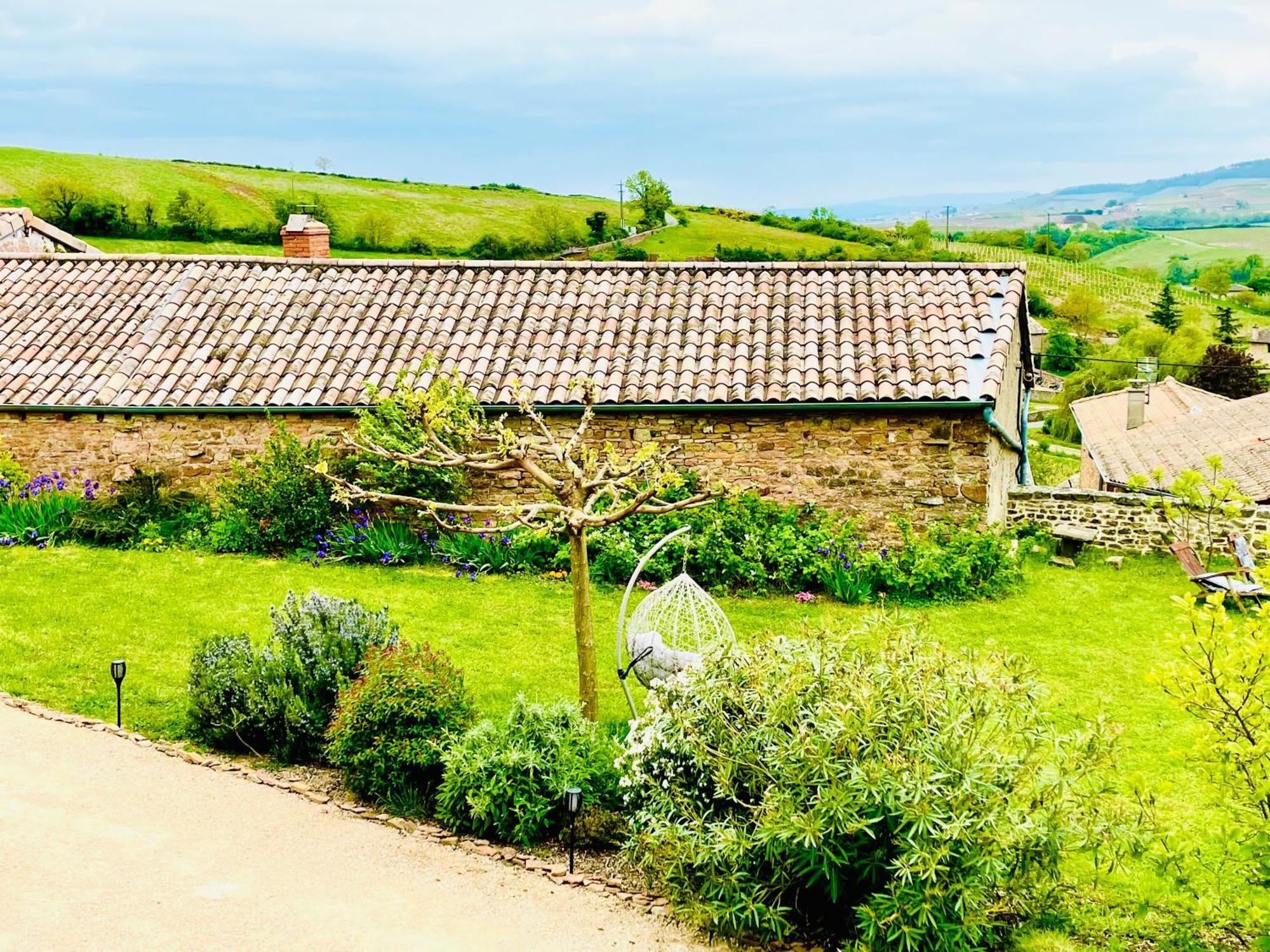 Au Petit Bonheur Chez Bambina Hotel Leynes Exterior foto